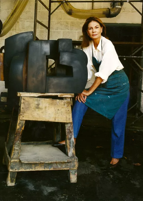 Sophia Vari-portraitFonderie