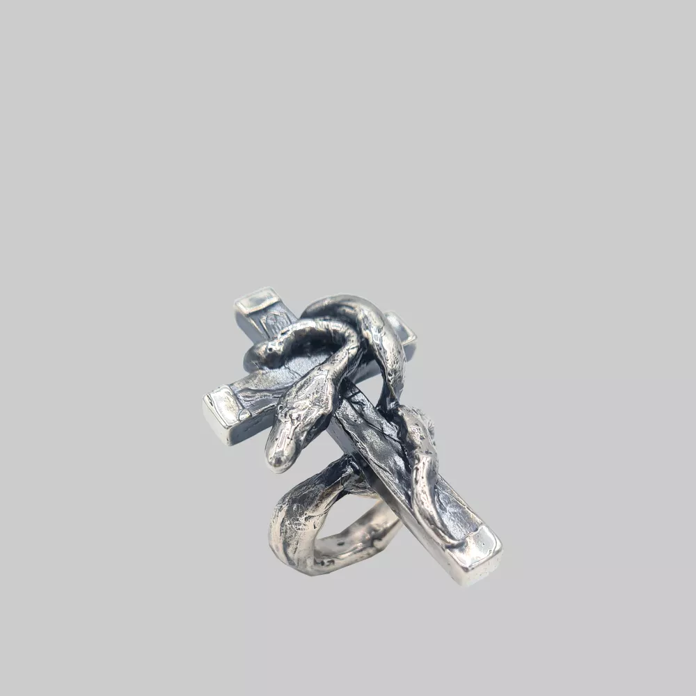 AndresSerrano-bagueCrucifix-Argent