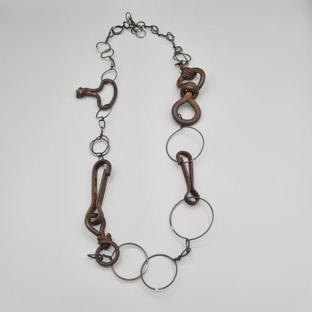 Marianne-Sautoir-Attache