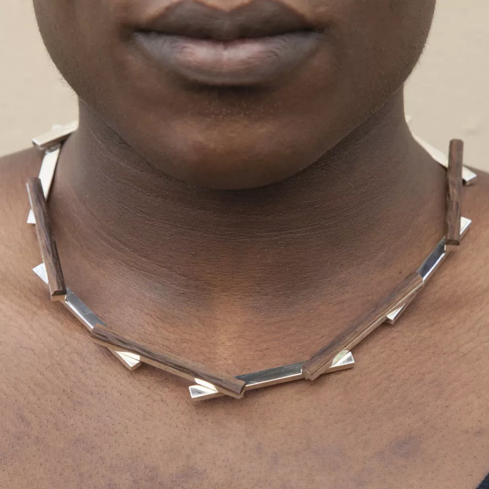 Thaton-collier-bois-ON