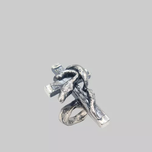 AndresSerrano-bagueCrucifix-Argent