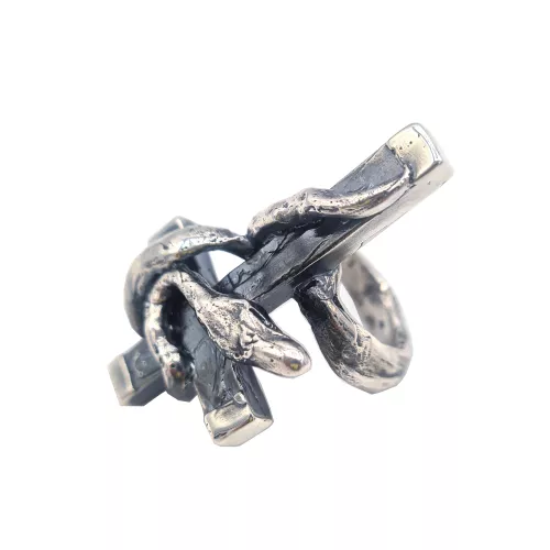 AndresSerrano-bagueCrucifix-Argent-2025-HD2