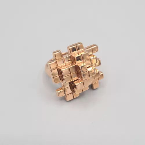 Chevalier-Bague-Voxels-rose1