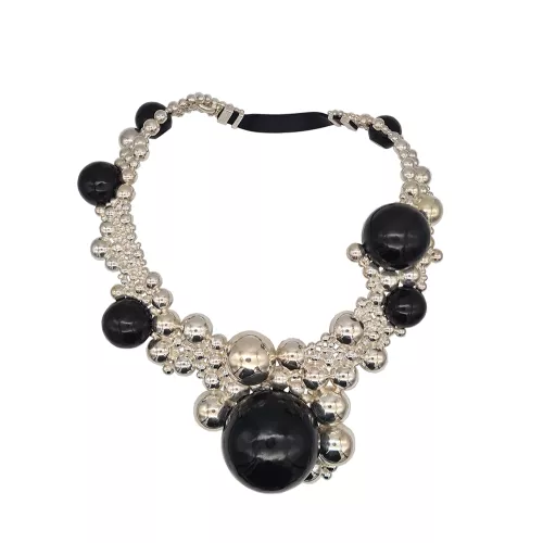 Vasconcelos-Extravaganza-noir