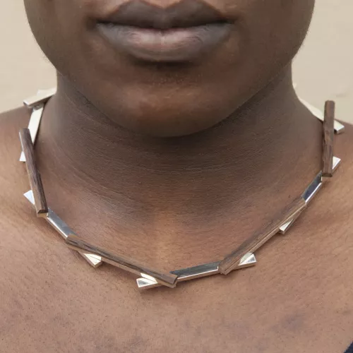 Thaton-collier-bois-ON